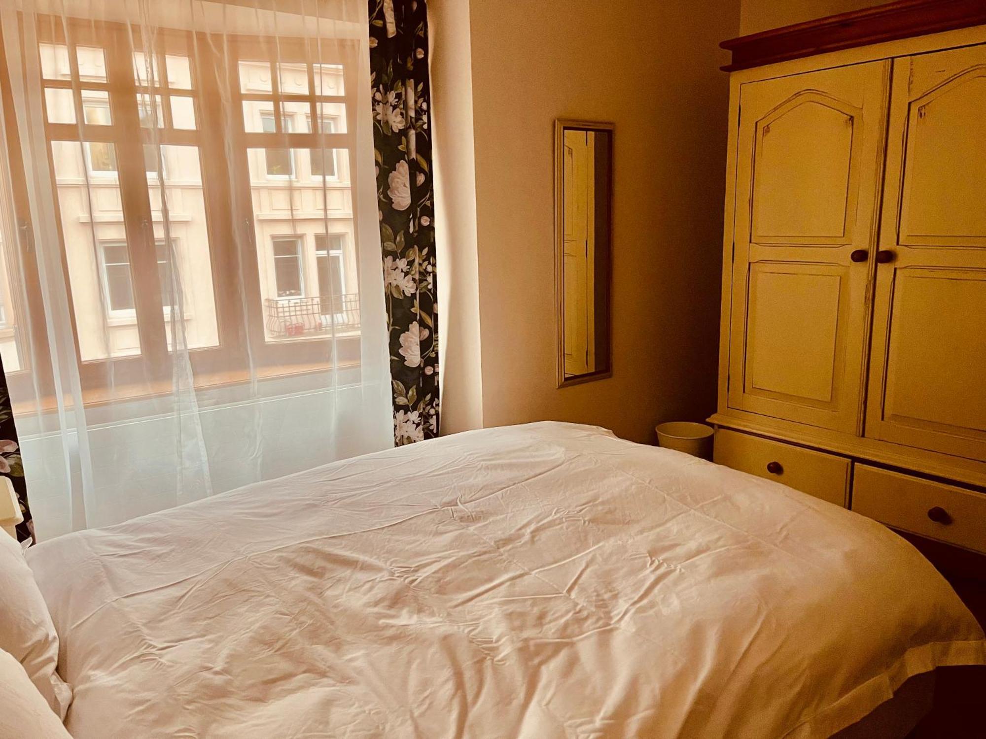 Georgian Guest Rooms Βασιλεία Εξωτερικό φωτογραφία
